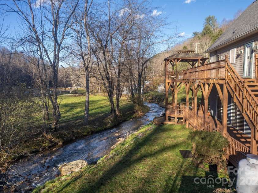 814 Barkers Creek Road, Whittier, NC 28789.  MLS# CAR4325826, YatesRealty ID 3350. 