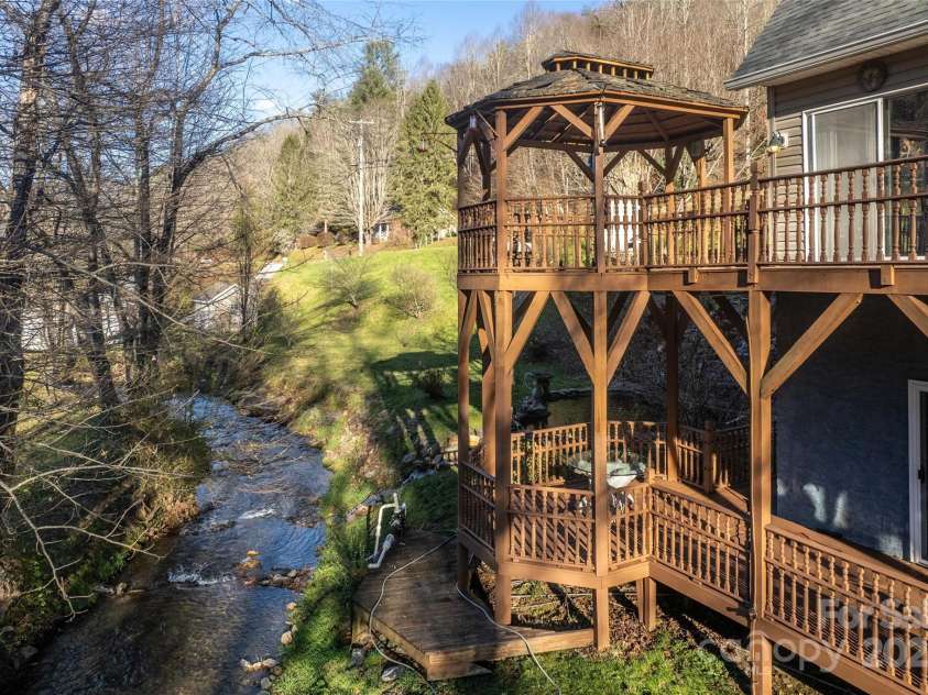 814 Barkers Creek Road, Whittier, NC 28789.  MLS# CAR4325826, YatesRealty ID 3350. 