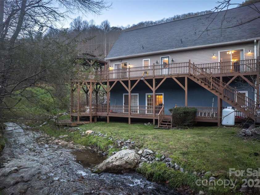 814 Barkers Creek Road, Whittier, NC 28789.  MLS# CAR4325826, YatesRealty ID 3350. 