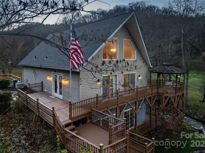 814 Barkers Creek Road, Whittier, NC 28789.  MLS# CAR4325826, YatesRealty ID 3350. 