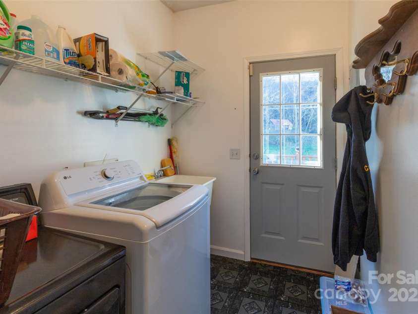 814 Barkers Creek Road, Whittier, NC 28789.  MLS# CAR4325826, YatesRealty ID 3350. 