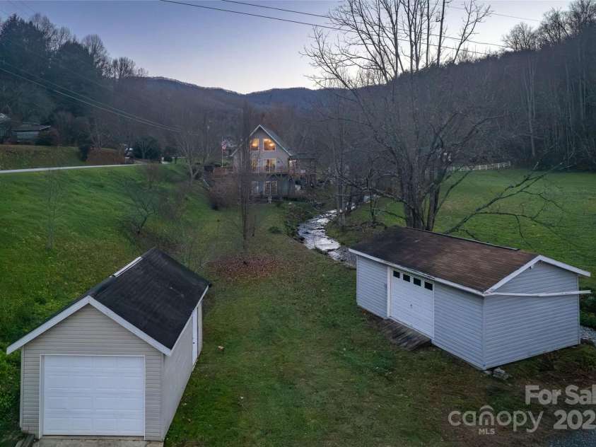 814 Barkers Creek Road, Whittier, NC 28789.  MLS# CAR4325826, YatesRealty ID 3350. 