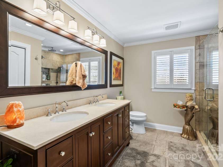 9 Ballantree Drive, Asheville, NC 28803.  MLS# CAR4234904, YatesRealty ID 3350. 