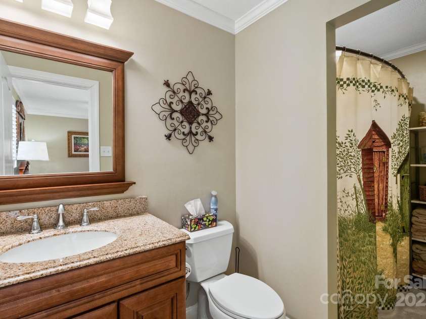 9 Ballantree Drive, Asheville, NC 28803.  MLS# CAR4234904, YatesRealty ID 3350. 