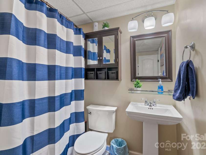 9 Ballantree Drive, Asheville, NC 28803.  MLS# CAR4234904, YatesRealty ID 3350. 