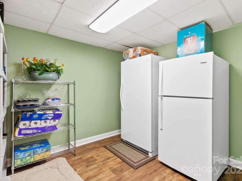 9 Ballantree Drive, Asheville, NC 28803.  MLS# CAR4234904, YatesRealty ID 3350. 