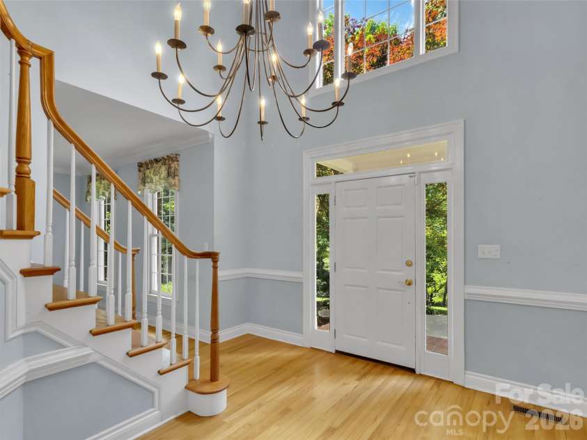 9 Hickory Ridge, Fletcher, NC 28732.  MLS# CAR4395833, YatesRealty ID 33500. Foyer