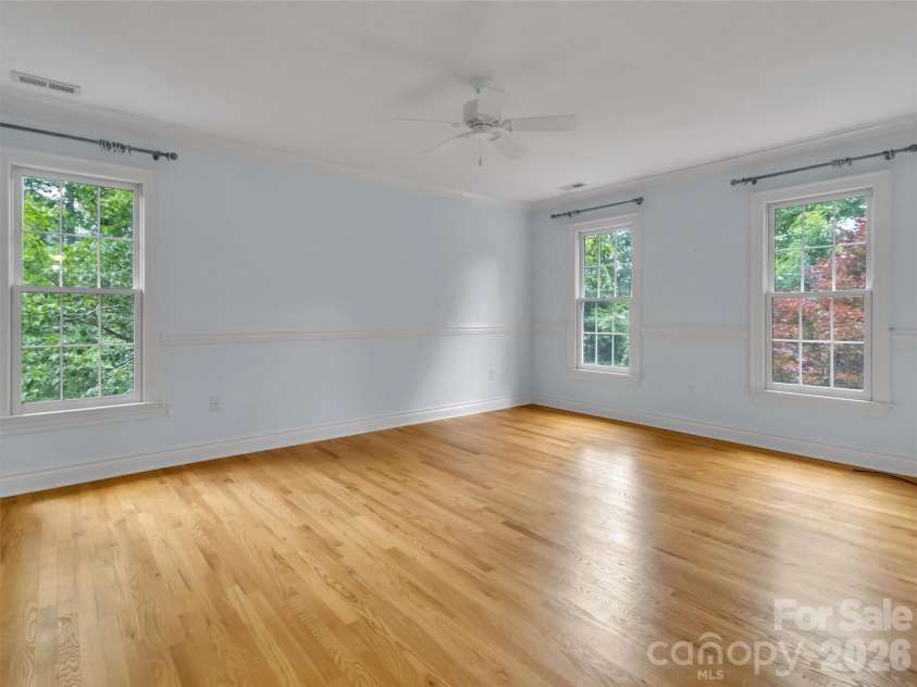 9 Hickory Ridge, Fletcher, NC 28732.  MLS# CAR4395833, YatesRealty ID 33500. Primary bedroom