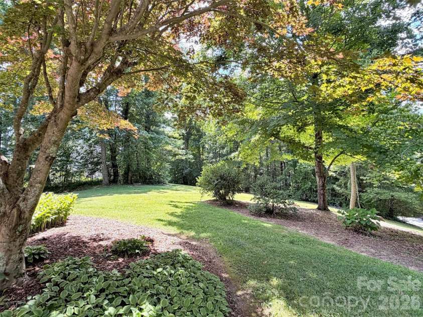 9 Hickory Ridge, Fletcher, NC 28732.  MLS# CAR4395833, YatesRealty ID 33500. Professional landscape