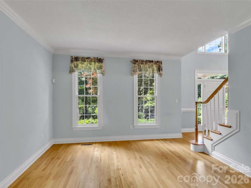 9 Hickory Ridge, Fletcher, NC 28732.  MLS# CAR4395833, YatesRealty ID 33500. Sitting room in front/main level