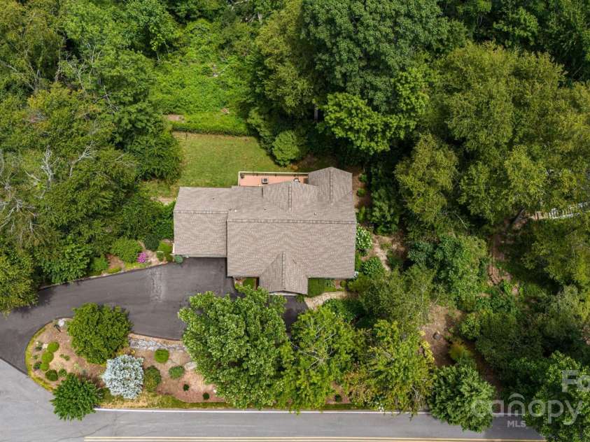 930 Sunlight Ridge Drive, Hendersonville, NC 28792.  MLS# CAR4281569, YatesRealty ID 33501. Aerial View