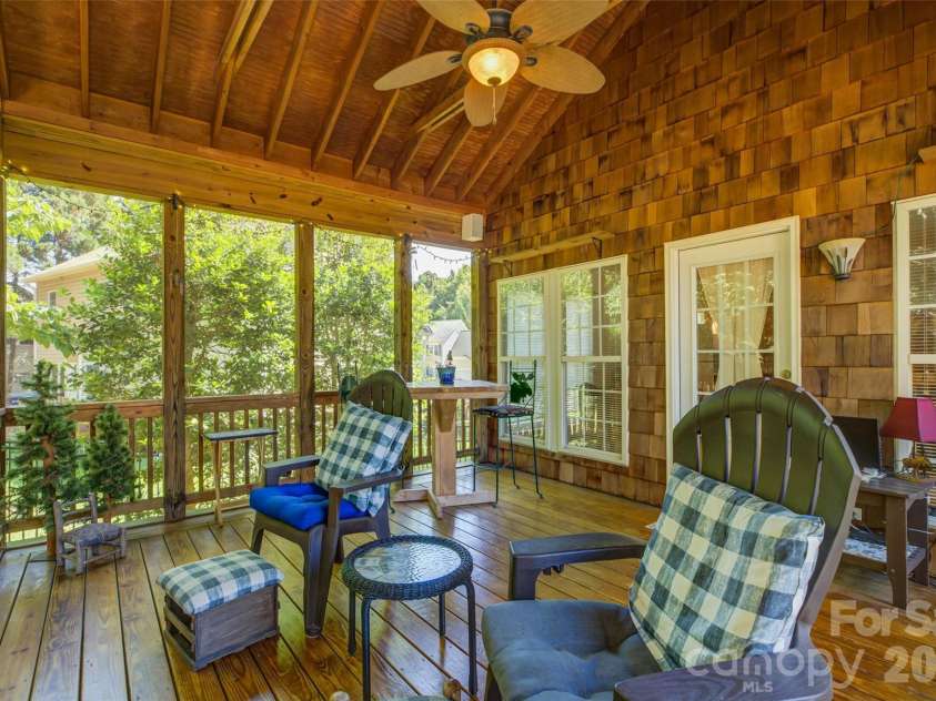 11611 Knightsdale Drive, Charlotte, NC 28277.  MLS# CAR4393388, YatesRealty ID 33502. 