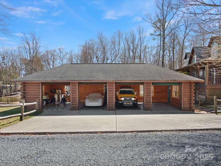 5981 Johnson Road, Lake Wylie, SC 29710.  MLS# CAR4223620, YatesRealty ID 33502. 