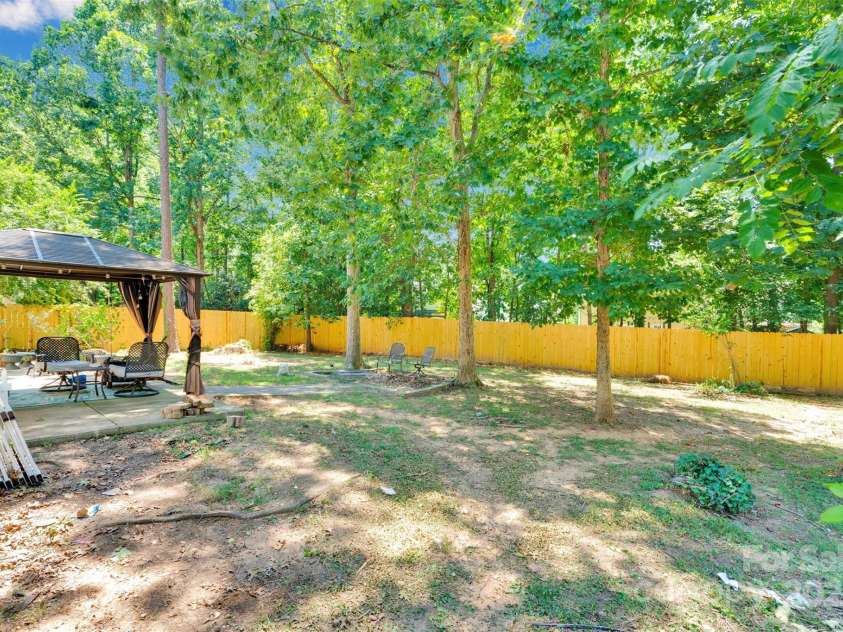 2725 Kirkholm Drive, Matthews, NC 28105.  MLS# CAR4280799, YatesRealty ID 33503. 