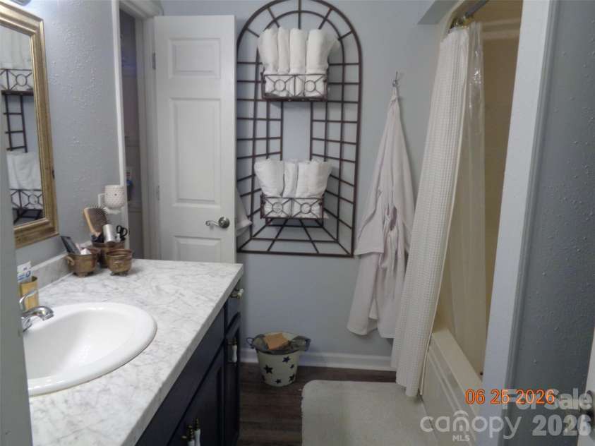 1702 Cajah Mountain Road, Hudson, NC 28638.  MLS# CAR4392643, YatesRealty ID 33505. Primary bath