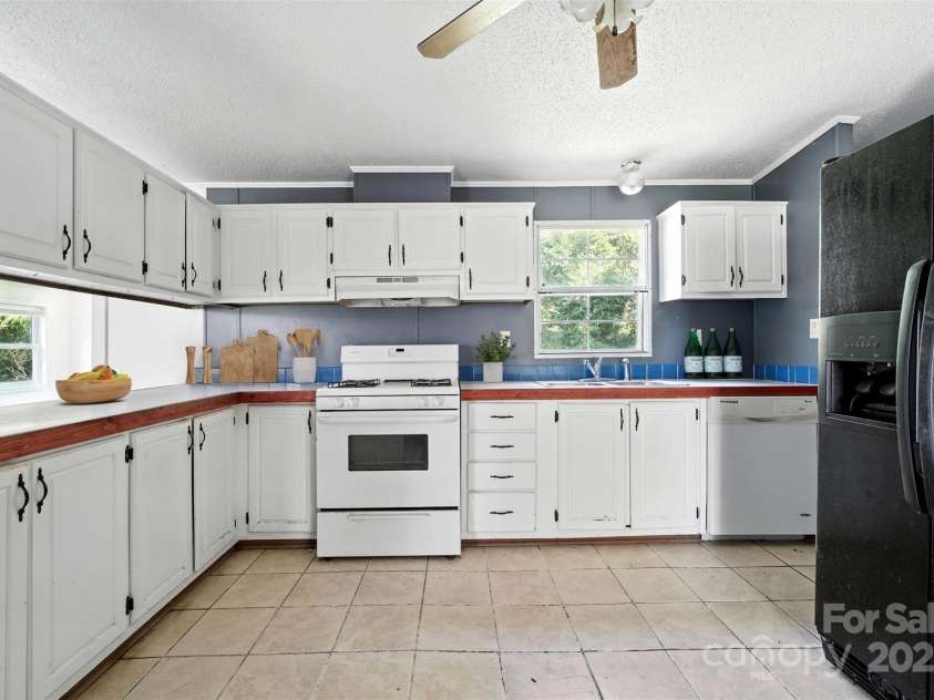 3165 Caratoke Highway, Currituck, NC 27929.  MLS# CAR4266858, YatesRealty ID 33505. 