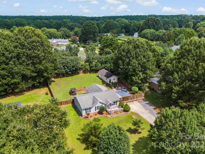 703 Edgehill Drive, Monroe, NC 28110.  MLS# CAR4293916, YatesRealty ID 33506. 