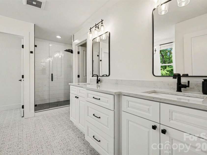 8208 New Town Road, Waxhaw, NC 28173.  MLS# CAR4382705, YatesRealty ID 33507. Primary Bathroom