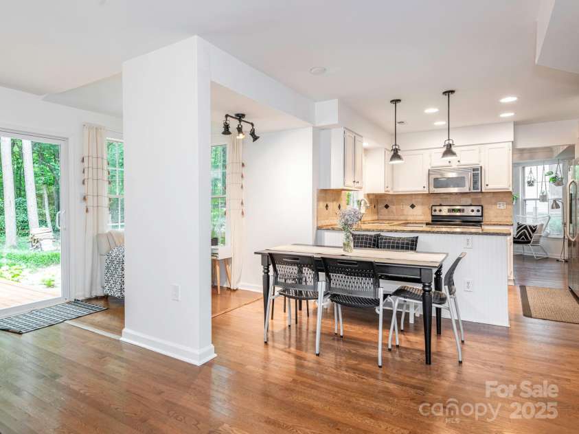 3102 Peggy Ridge Terrace, Matthews, NC 28105.  MLS# CAR4278546, YatesRealty ID 33508. Dining area & kitchen