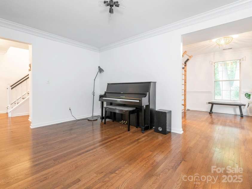 3102 Peggy Ridge Terrace, Matthews, NC 28105.  MLS# CAR4278546, YatesRealty ID 33508. Formal front facing living room