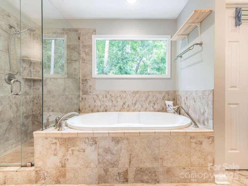 3102 Peggy Ridge Terrace, Matthews, NC 28105.  MLS# CAR4278546, YatesRealty ID 33508. Primary Bathroom
