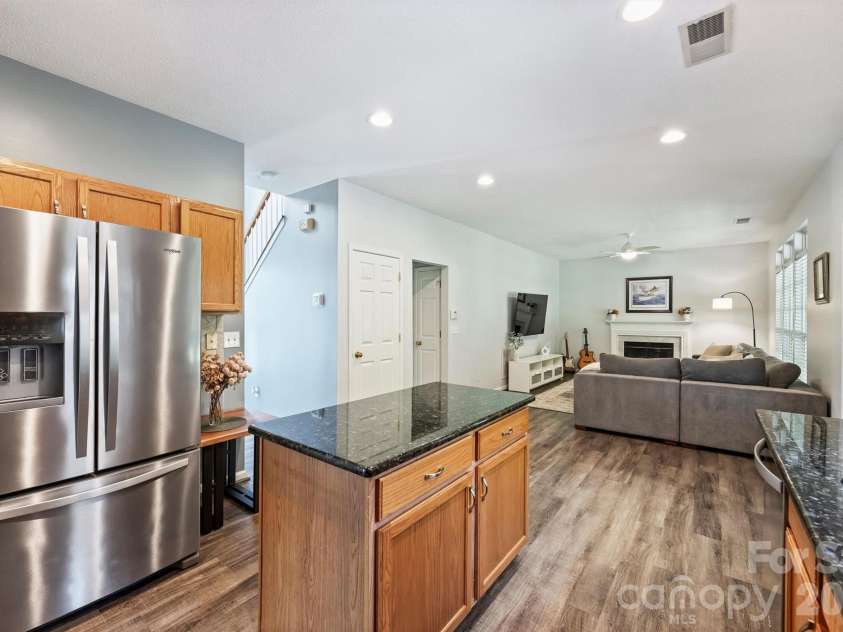 6311 Tunston Lane, Charlotte, NC 28269.  MLS# CAR4393627, YatesRealty ID 33509. 