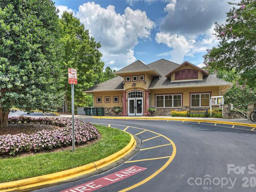 6311 Tunston Lane, Charlotte, NC 28269.  MLS# CAR4393627, YatesRealty ID 33509. 