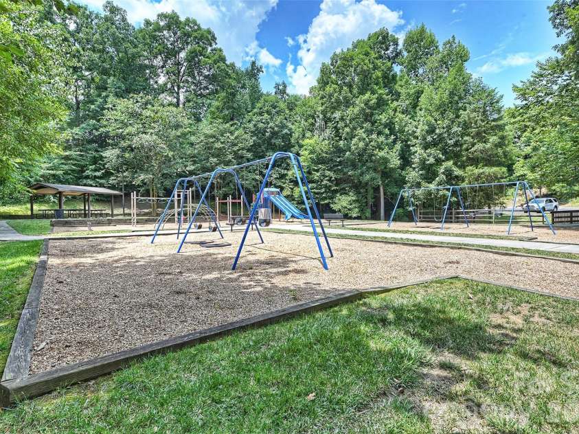 6311 Tunston Lane, Charlotte, NC 28269.  MLS# CAR4393627, YatesRealty ID 33509. 
