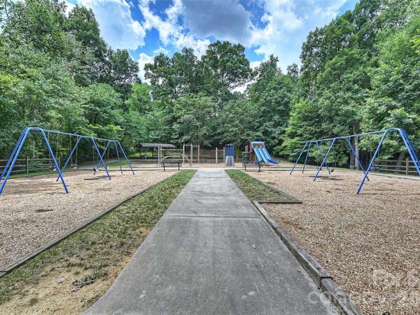 6311 Tunston Lane, Charlotte, NC 28269.  MLS# CAR4393627, YatesRealty ID 33509. 