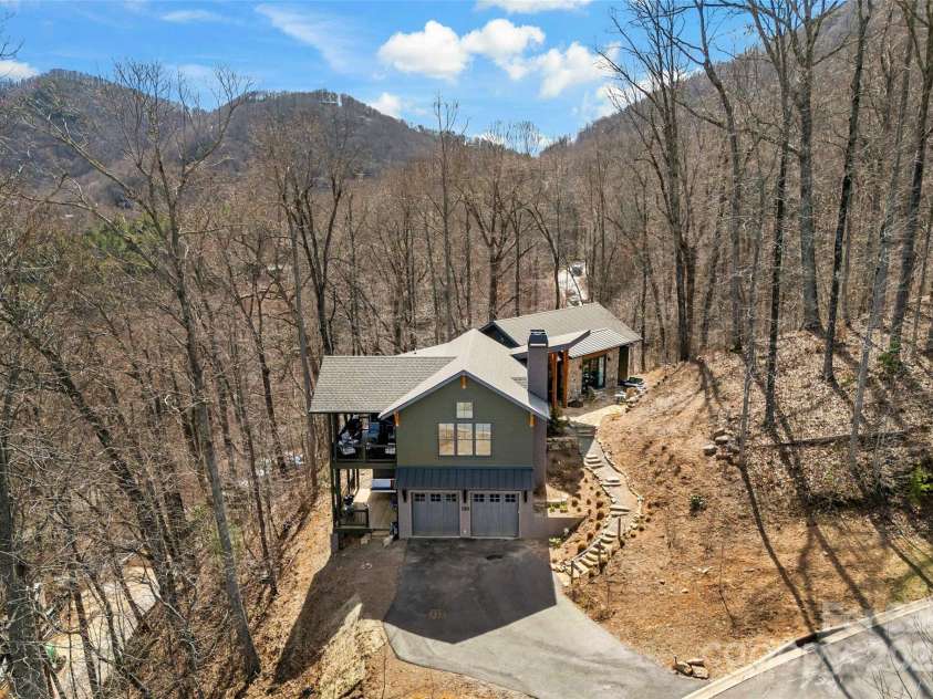159 Settings Boulevard, Black Mountain, NC 28711.  MLS# CAR4237970, YatesRealty ID 3351. A shot from above