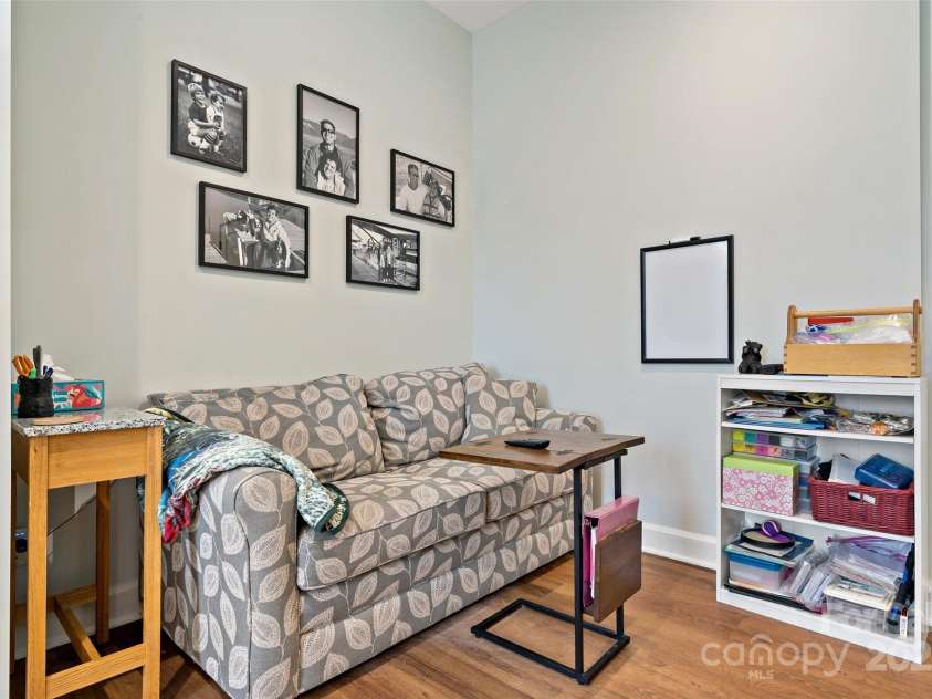 159 Settings Boulevard, Black Mountain, NC 28711.  MLS# CAR4237970, YatesRealty ID 3351. BR 3 with kitchenette
