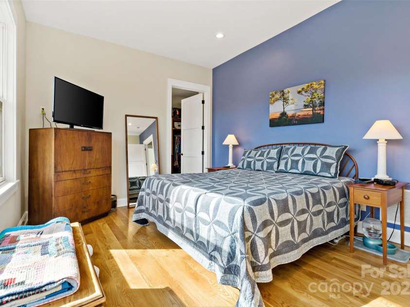 159 Settings Boulevard, Black Mountain, NC 28711.  MLS# CAR4237970, YatesRealty ID 3351. Plenty of space in the primary bedroom.