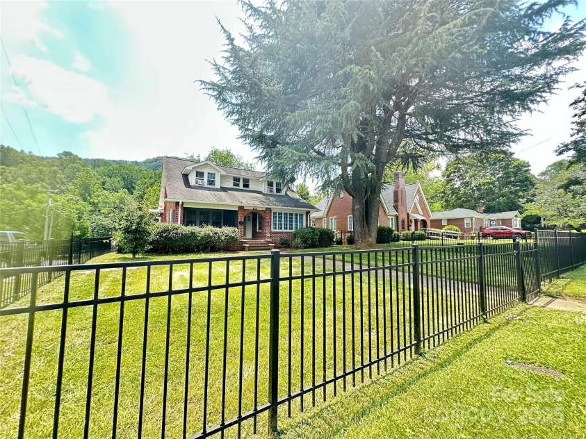 584 Rutherford Road, Marion, NC 28752.  MLS# CAR4267972, YatesRealty ID 3351. 