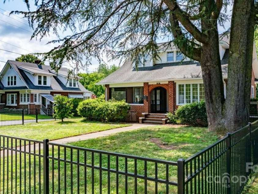 584 Rutherford Road, Marion, NC 28752.  MLS# CAR4267972, YatesRealty ID 3351. 