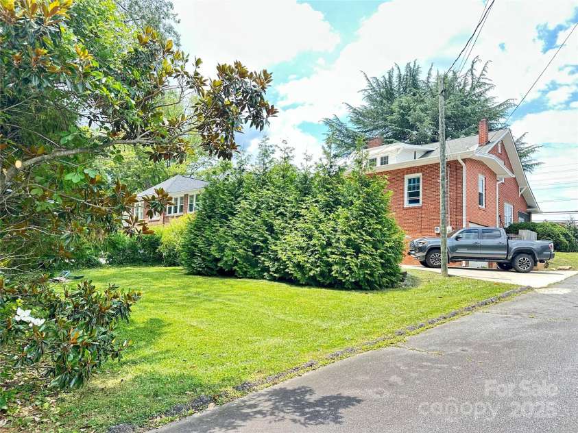 584 Rutherford Road, Marion, NC 28752.  MLS# CAR4267972, YatesRealty ID 3351. This property has a large area in the back that would make a fantastic garage.