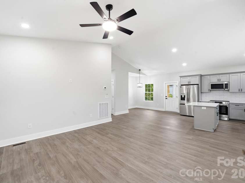 272 Hilltop Avenue, Concord, NC 28025.  MLS# CAR4397418, YatesRealty ID 33510. 