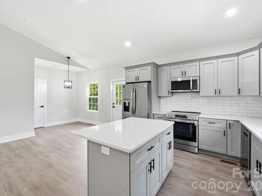 272 Hilltop Avenue, Concord, NC 28025.  MLS# CAR4397418, YatesRealty ID 33510. 