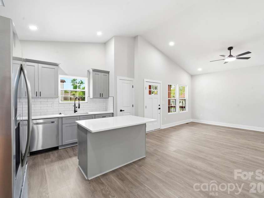 272 Hilltop Avenue, Concord, NC 28025.  MLS# CAR4397418, YatesRealty ID 33510. 