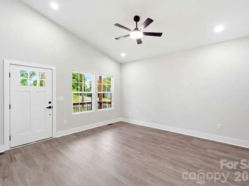 272 Hilltop Avenue, Concord, NC 28025.  MLS# CAR4397418, YatesRealty ID 33510. 