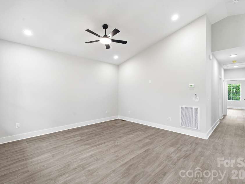 272 Hilltop Avenue, Concord, NC 28025.  MLS# CAR4397418, YatesRealty ID 33510. 