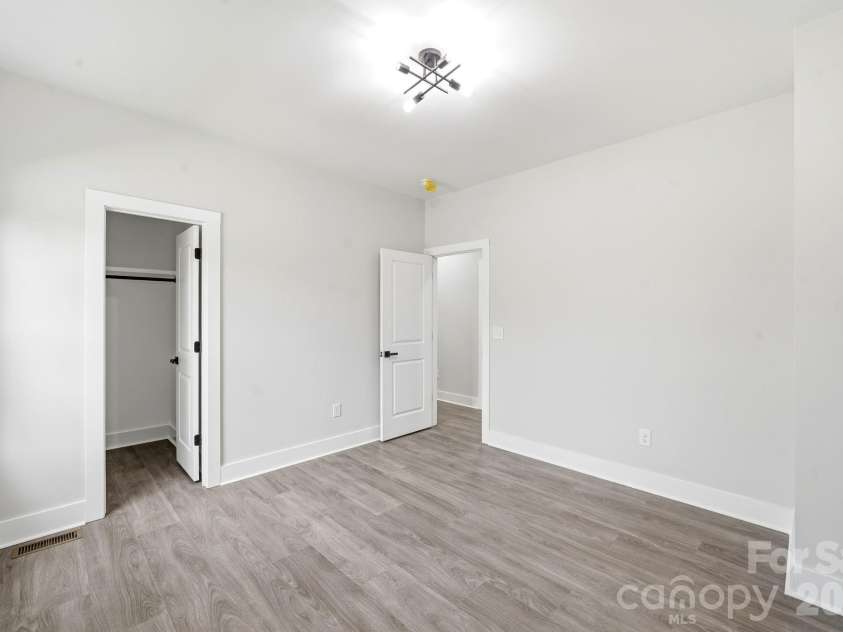 272 Hilltop Avenue, Concord, NC 28025.  MLS# CAR4397418, YatesRealty ID 33510. 