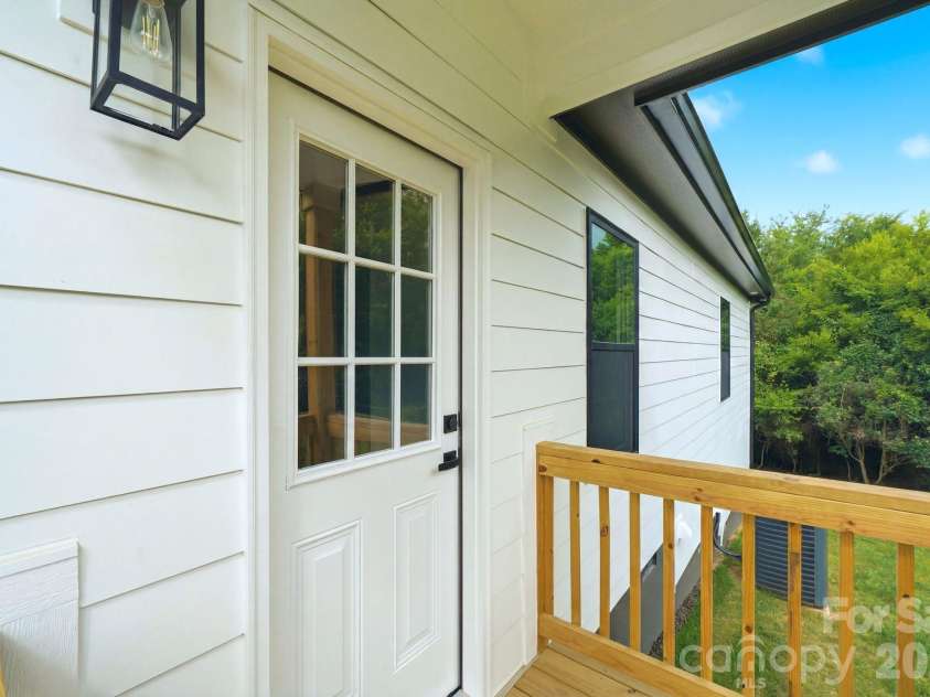 272 Hilltop Avenue, Concord, NC 28025.  MLS# CAR4397418, YatesRealty ID 33510. 