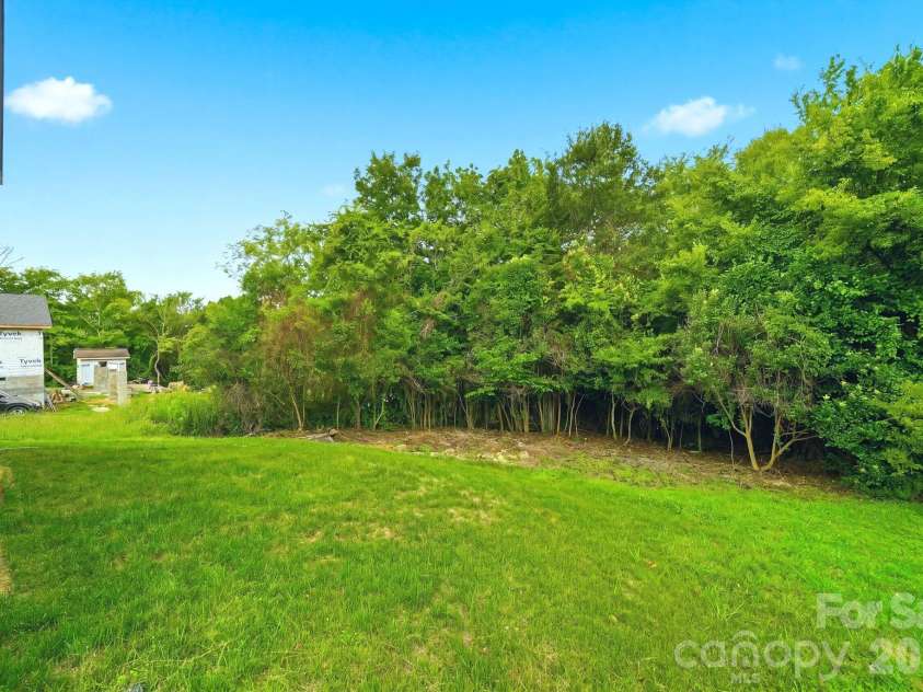 272 Hilltop Avenue, Concord, NC 28025.  MLS# CAR4397418, YatesRealty ID 33510. 