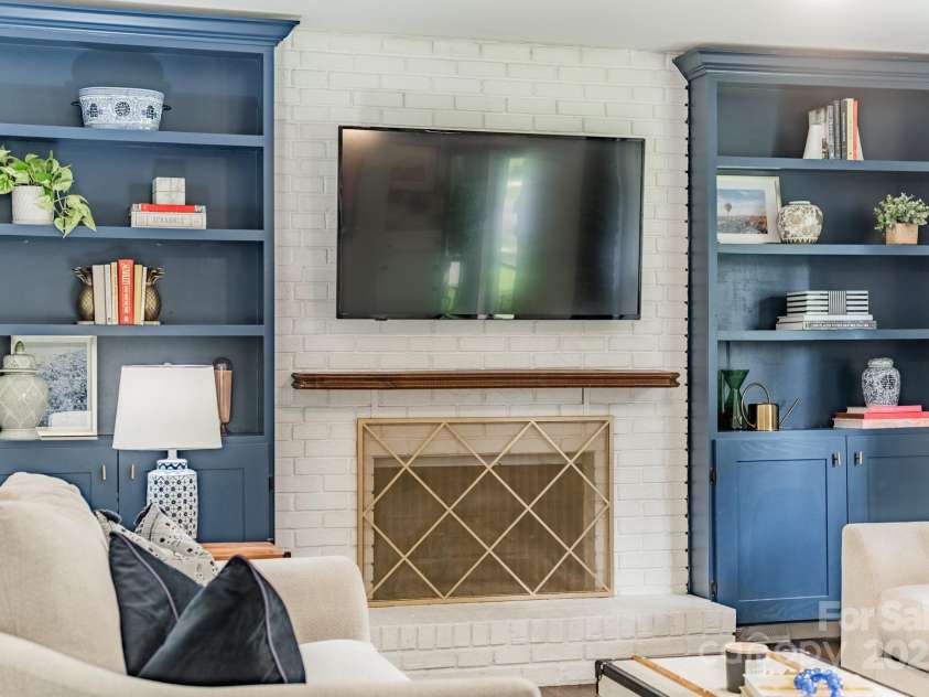 4123 Tamerlane Drive, Charlotte, NC 28205.  MLS# CAR4289554, YatesRealty ID 33510. 