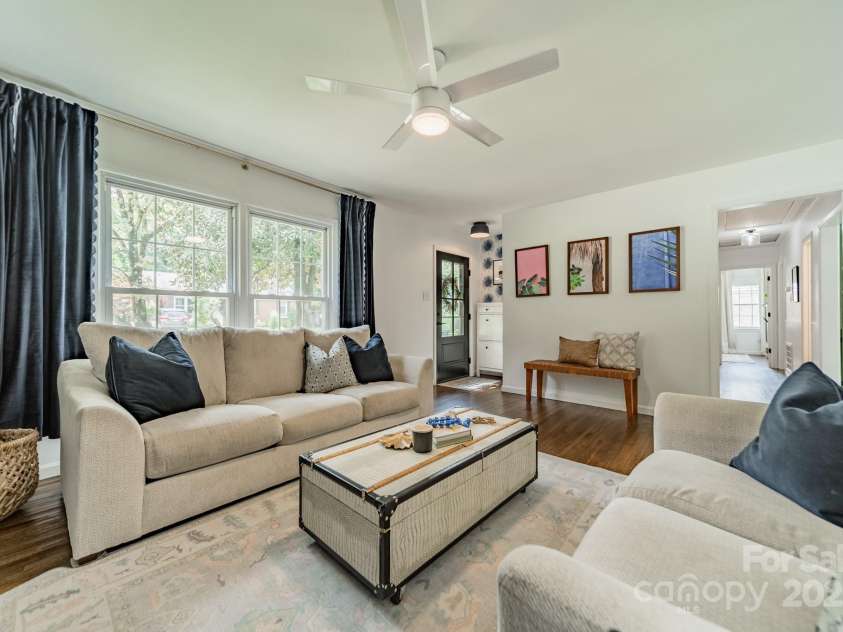 4123 Tamerlane Drive, Charlotte, NC 28205.  MLS# CAR4289554, YatesRealty ID 33510. 