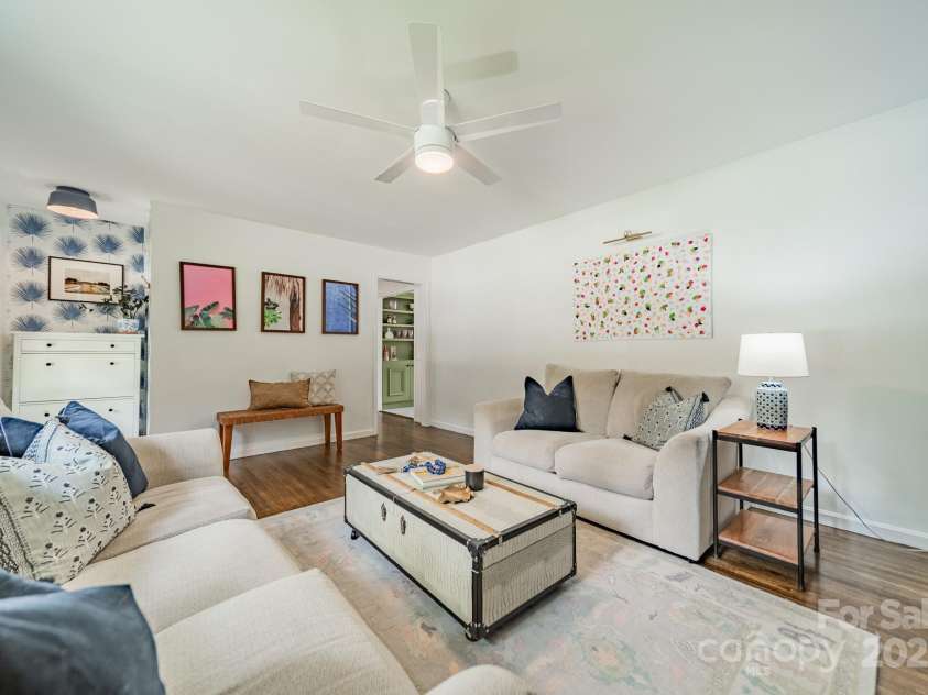 4123 Tamerlane Drive, Charlotte, NC 28205.  MLS# CAR4289554, YatesRealty ID 33510. 