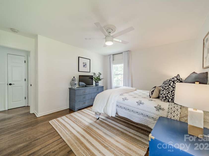 4123 Tamerlane Drive, Charlotte, NC 28205.  MLS# CAR4289554, YatesRealty ID 33510. 