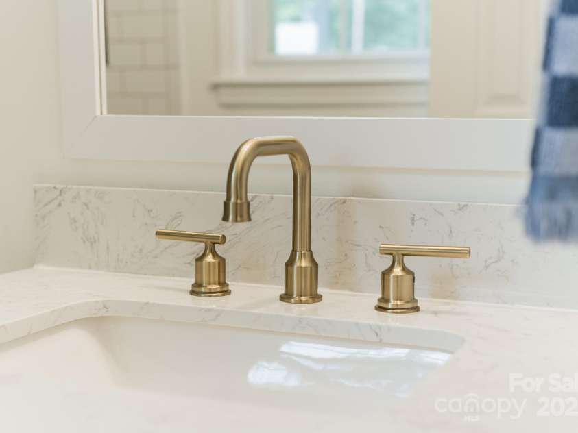 4123 Tamerlane Drive, Charlotte, NC 28205.  MLS# CAR4289554, YatesRealty ID 33510. 