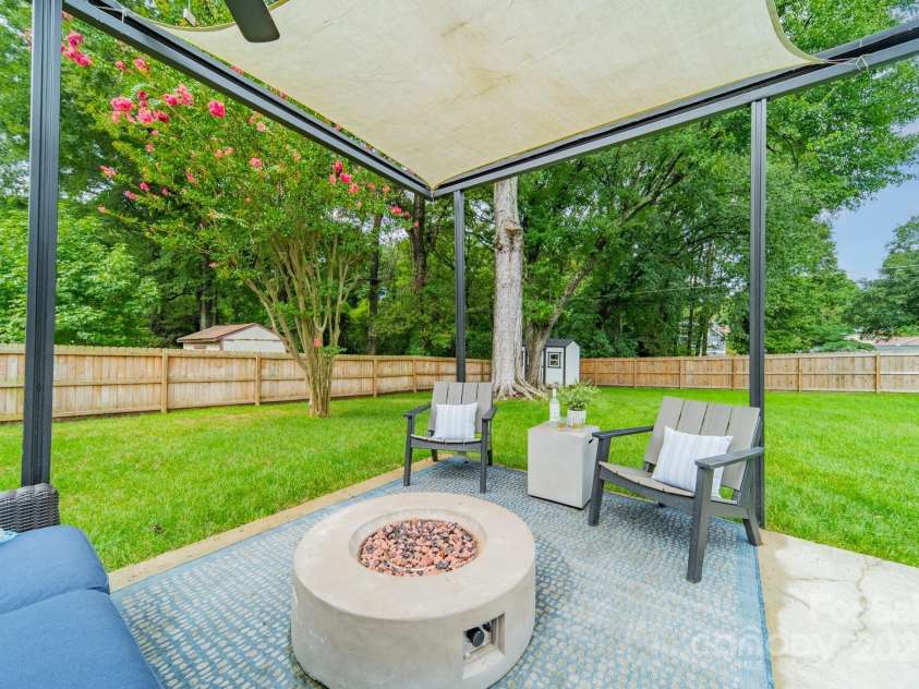 4123 Tamerlane Drive, Charlotte, NC 28205.  MLS# CAR4289554, YatesRealty ID 33510. 