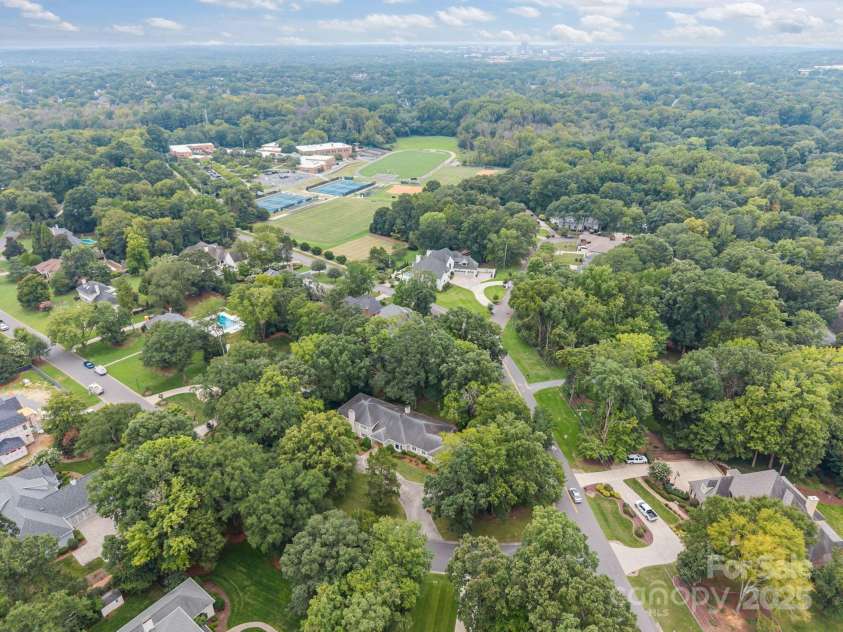 5718 Bentway Drive, Charlotte, NC 28226.  MLS# CAR4293814, YatesRealty ID 33511. 